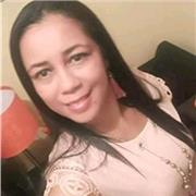 Profesora de naturales imparte clase a todas las edades